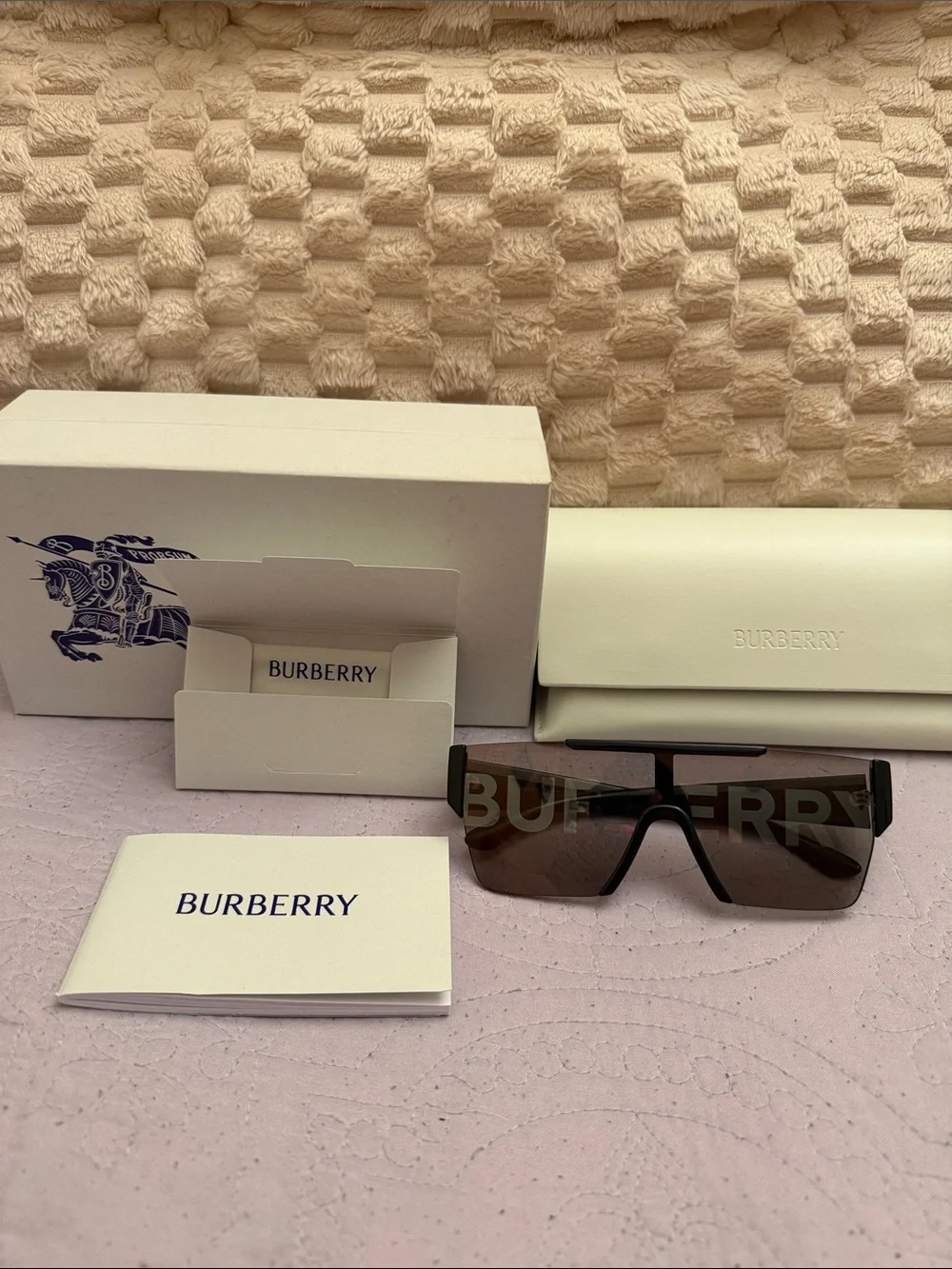 NEW Burberry BE4291 shields with logo on lenses